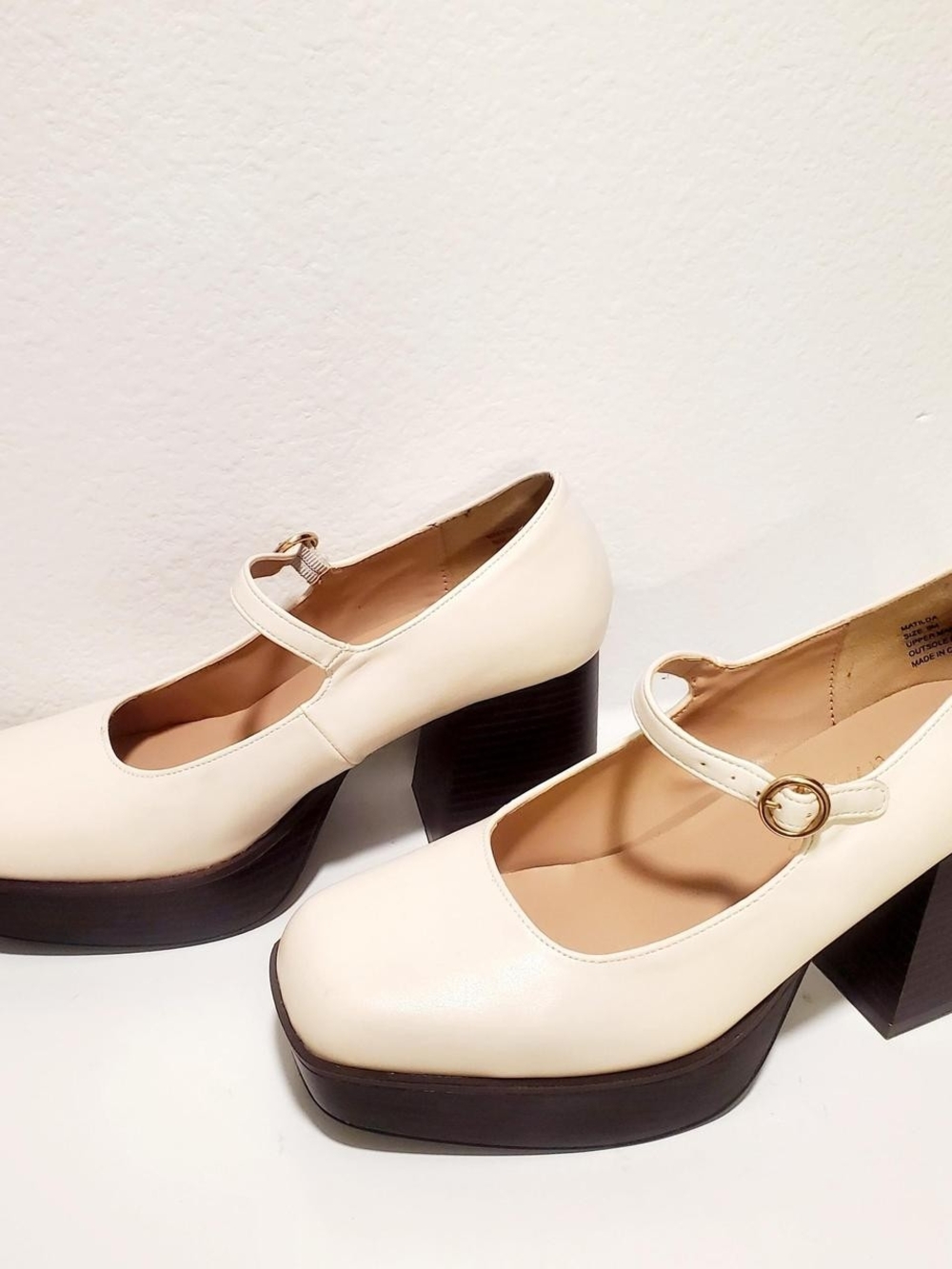 Like New Coconuts By Matisse Matilda Mary Jane Platform Pumps, Women's size 9